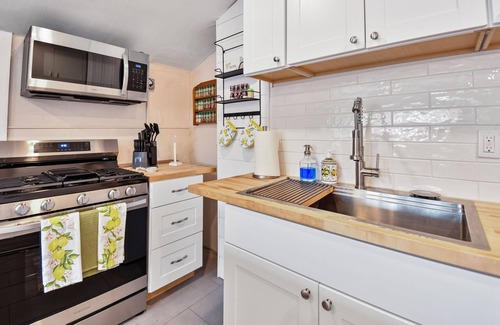 Heber House | Heber cutie, pets ok, hot tub, sleeps 5, fire pit