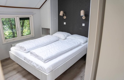 Ermelo Resort | Heivlinder 4p - Two Bedroom Resort, Sleeps 4