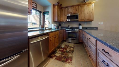 Mammoth Lakes Apartment | Helios North #6 condo