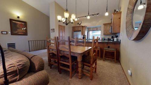 Mammoth Lakes Apartment | Helios North #6 condo
