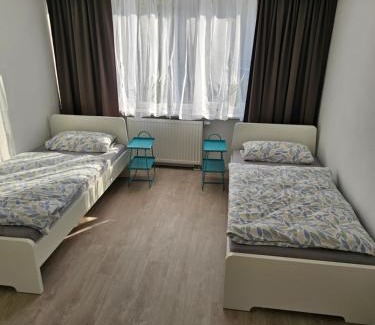 Oberhausen Apartment | Helle und ruhige Ferienwohnung im Ruhrgebiet mit Balkon und Garten