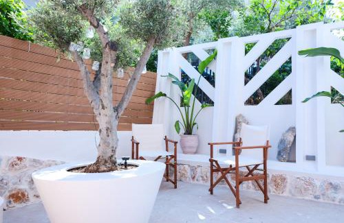 Petroupoli Apartment | Hellenic Suites Afrodite Jacuzzi & Fireplace