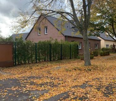 Schenkendobern House | Helles Dachzimmer