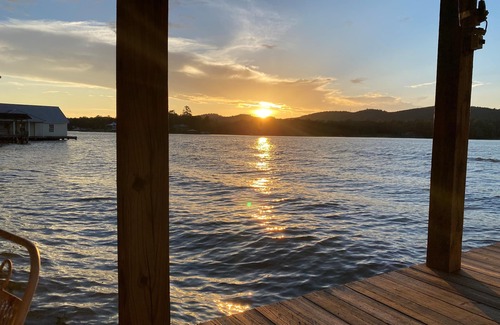 Ragland House | Hello Lake Escape !