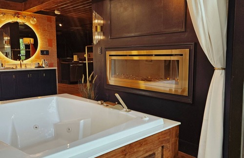 Wellington Cabin | Hemlock & Sapphire