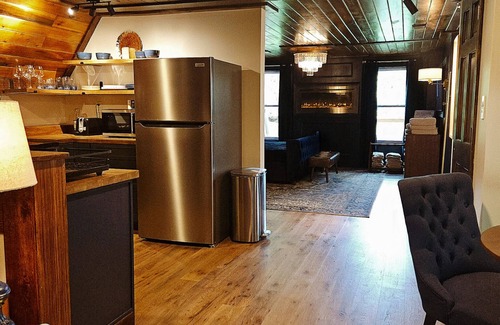 Wellington Cabin | Hemlock & Sapphire