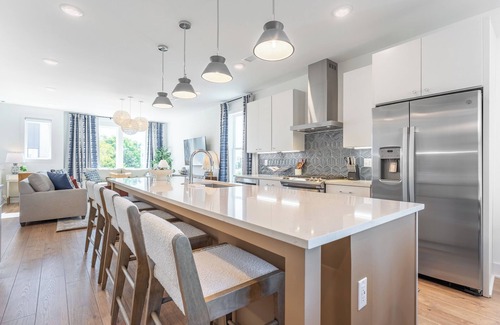 Talbot's Corner House | Henley & Hank at The Lucy - Dual Townhomes + Hot Tub