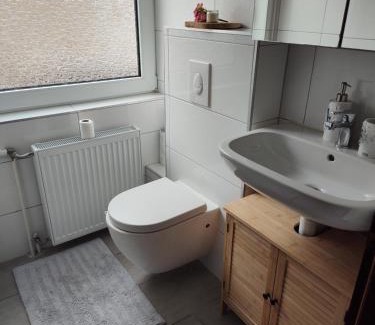 Bielefeld Apartment | Henno's Apartment 105qm 8P, 4 Zimmer, Balkon