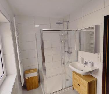 Bielefeld Apartment | Henno's Apartment 105qm 8P, 4 Zimmer, Balkon