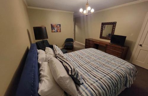 Holly Springs Bed & Breakfast | Heritage Inn BNB