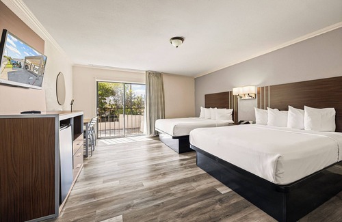Folsom Road Hotel | Heritage Inn Express Roseville