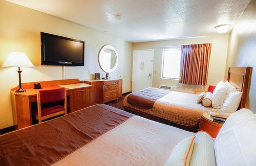 Midway-Pacific Highway Hotel | Heritage Inn San Diego