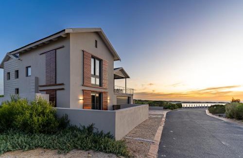 Fisherhaven House | Hermanus Beach House at CShine