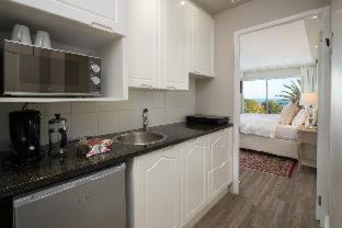 Voelklip House | Hermanus Beachfront Lodge - Solar Power