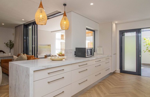 Hermanus City-Centre Apartment | Hermanus Luxury Apartments