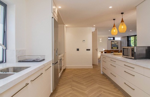 Hermanus City-Centre Apartment | Hermanus Luxury Apartments