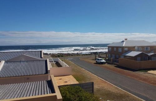 Sandbaai House | HERMANUS , SANDBAAI holiday house