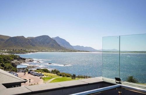 Hermanus City-Centre Apartment | Hermanus Waterfront Apartment
