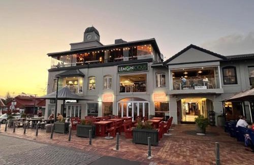 Hermanus City-Centre Apartment | Hermanus Waterfront Apartment