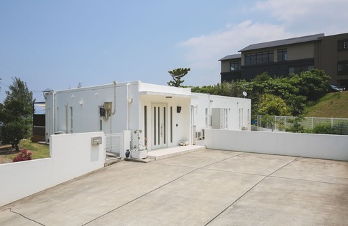 Nakama House | Hermit Hills Okimawa ~with COLORS~