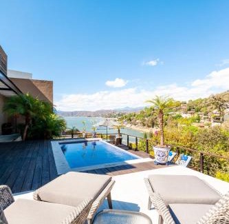 Valle de Bravo House | Hermosa Casa con Terraza y Vista al Lago en Avándaro