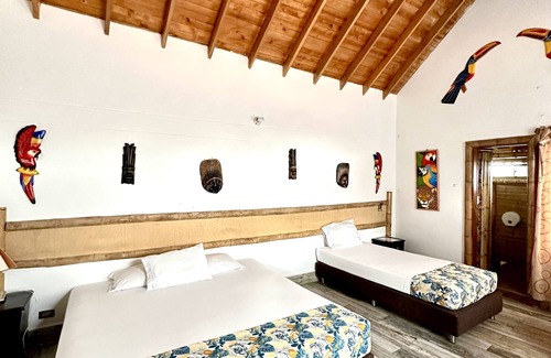 Medellin Hotel | Hermosa Habitacion Family Multiple En Santa Elena