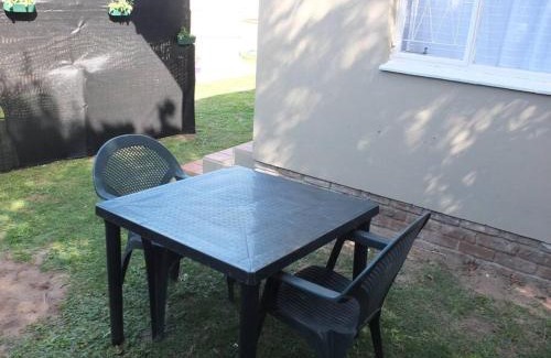 West Bank Apartment | Heron Place sunny self-catering garden flatlet