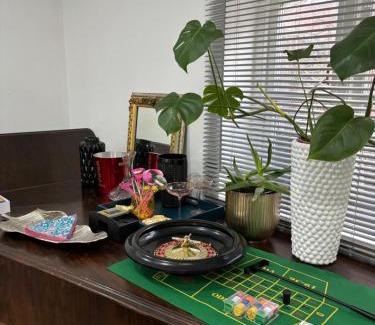 Hertingfordbury Villa | Hertford Home detached garden parking pet allowed