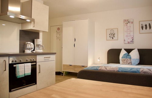 Zweibruecken Apartment | Herzog Wolfgang Studios- Zentral, Modern, Freundlich