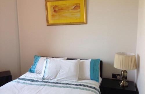 Brondesbury Apartment | Hestia Travel London