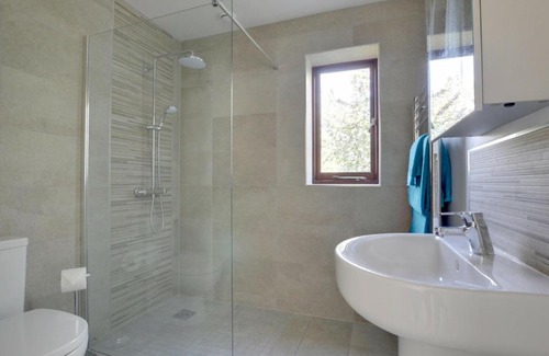 Ewhurst Green House | Hexden Lea