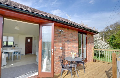 Ewhurst Green House | Hexden Lea - One Bedroom House, Sleeps 3
