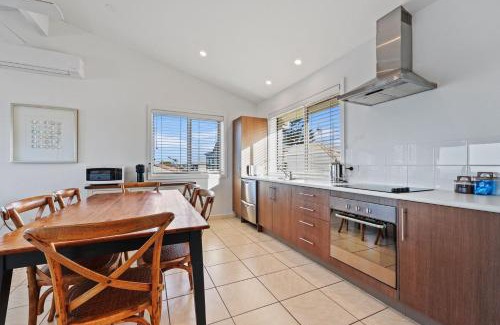 Port Elliot House | Hey Boomer - 2-8 Railway Tce, Port Elliot