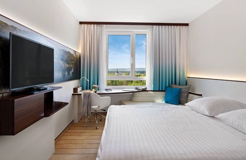 Kelsterbach Hotel | Hey Lou Hotel Frankfurt Airport