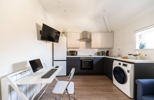 Adamsdown Apartment | HG Collection - 1 Bedroom Apartment