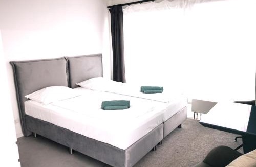 Winterhude Apartment | HH 01 by ROCKCHAIR - SUPERHOST Status - Modernes Apartment mit sonnigem Balkon & premium Boxspringbetten in Winterhude - Hamburg Top Geheimtipp