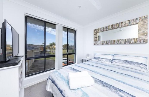 Forster Apartment | Hi Surf Unit 3, 92 Head St, Forster