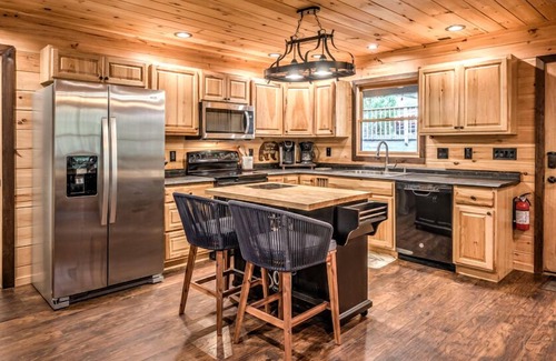 Williamstown Other | Hibernation Station - Pet Friendly | Hot Tub | Fire Pit | Pool Table & Arcade Games