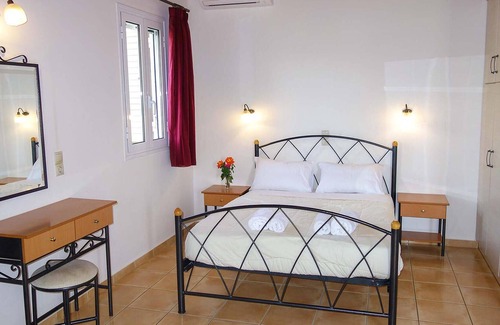 Kardamyli House | Hidden away on the outskirts of the quaint, little village of Kardamili, this traditional stone hous