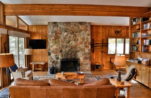 Drummond House | Hidden Bay on Lake Owen