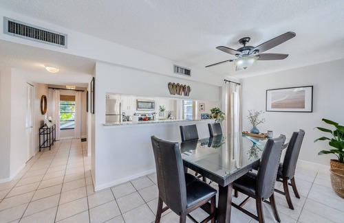 Clearwater Beach Condo | Hidden Beach Retreat | Pool | Steps from the sand