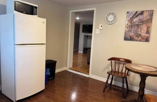 Quidi Vidi Apartment | Hidden Garden Gem; Pet Friendly