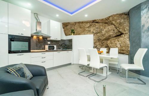 Molunat Apartment | Hidden Gem Apartment