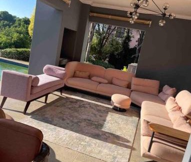 Greater Johannesburg Metropolitan Area House | Hidden Gem by Juskei River