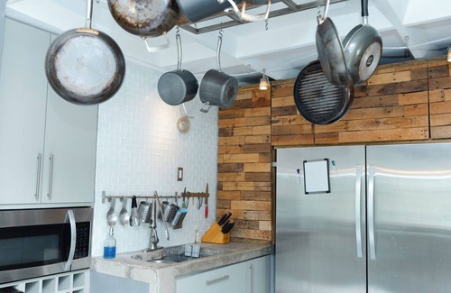 Guzman Abajo House | Hidden Gem/Cozy Countryside villa w/back-up Generator, Pool ,event ready