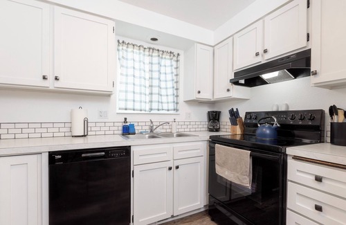 Veterans Park House | Hidden Gem In Boise!