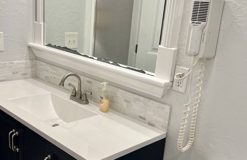 Ada House | Hidden gem in older neighborhood!