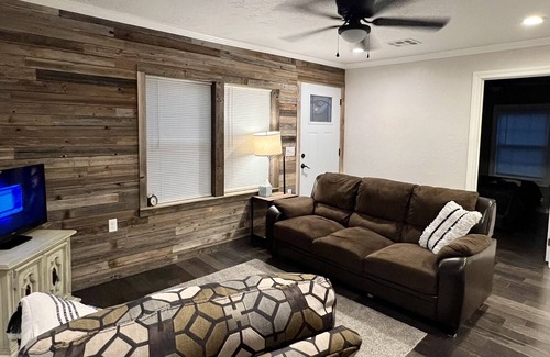 Ada House | Hidden gem in older neighborhood!