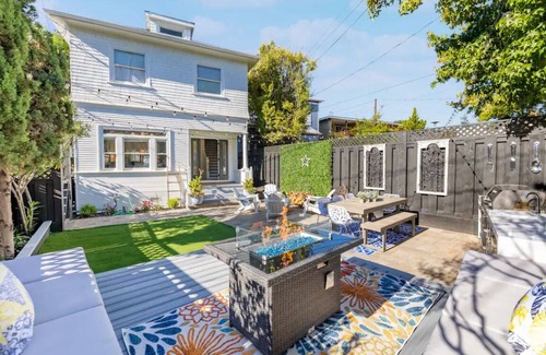 Piedmont House | Hidden Gem - Luxury Living - Walk Everywhere
