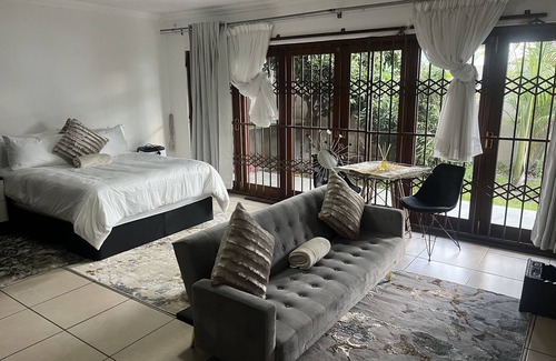 Nelspruit Villa | Hidden Germ in Nelspruit with a nice Mountain Wildlife Estate View!